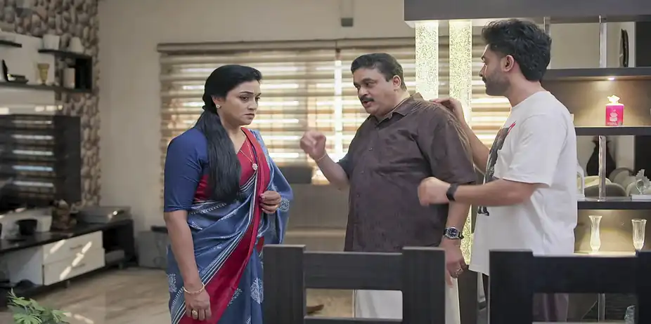 Mazha Thorum Munpe S1 E412 - Sivasankaran Lashes Out at Kamala