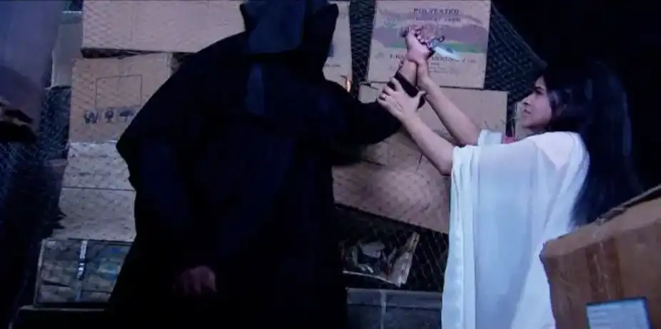 Thapki Pyar Ki S1 E321 - Thapki gets attacked by an assailant