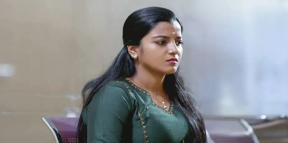 Chempaneer Poovu S1 E645 - Devu Grows Wary