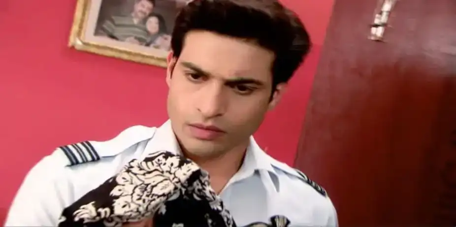 Shastri Sisters S1 E201 - Rajat's suspicions get stronger.