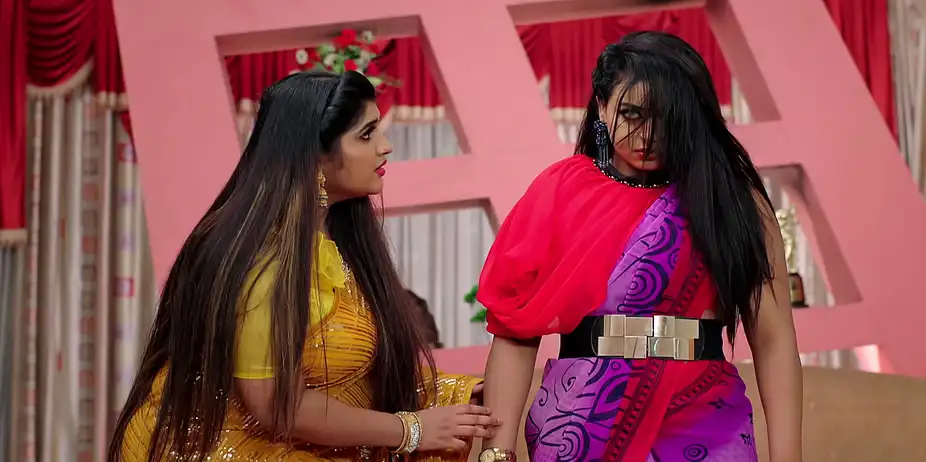 Naga Panchami S1 E248 - Jwala, Chithra Under a Spell