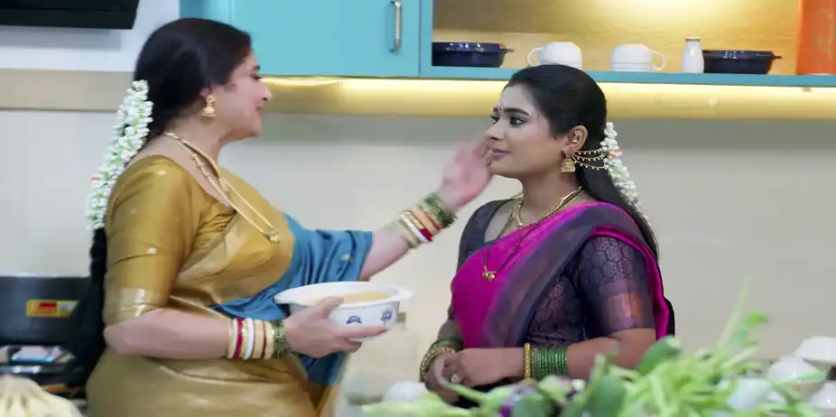 Sharade S1 E562 - Sumithra's Love Brings Sharada Hope