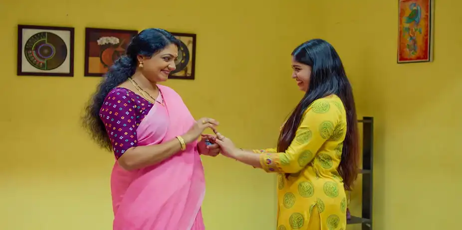 Santhwanam 2 S2 E314 - Meenakshi, Gomathi Make Amends