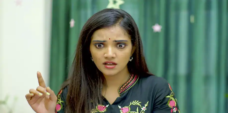 Etho Janma Kalpanayil S1 E320 - Sruthi Faces a Dilemma