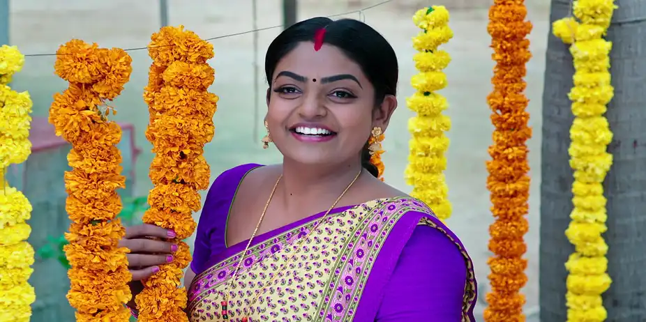 Karthika Deepam - Idi Nava Vasantham S1 E1475 - Joy in Abundance for Deepa