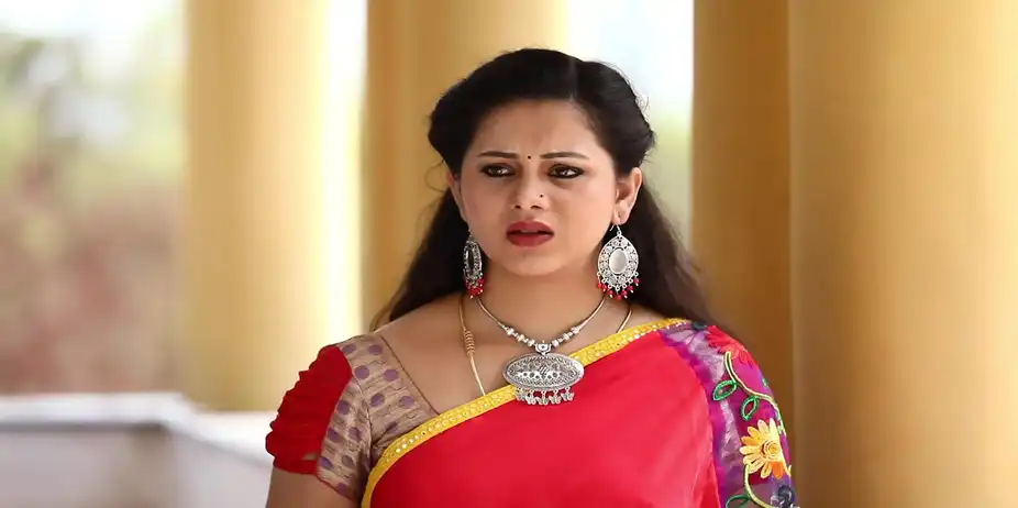 Naam Iruvar Namaku Iruvar S1 E131 - Devi Rescues Mayan