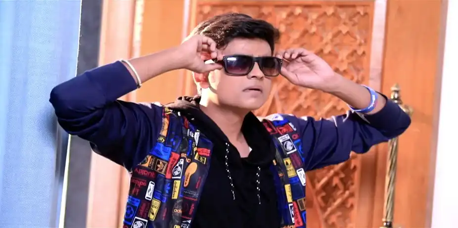 Watch Papa Pandu S1 E63 - Punda hits a jackpot! on Hotstar with Tata ...