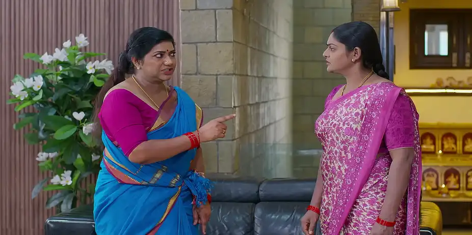 Karthika Deepam - Idi Nava Vasantham S2 E52 - Anasuya's Warning to Deepa