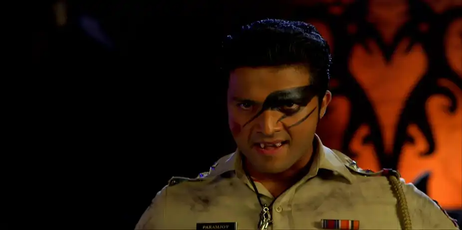SuperCops vs Super Villains S1 E31 - A Fight to Save Param