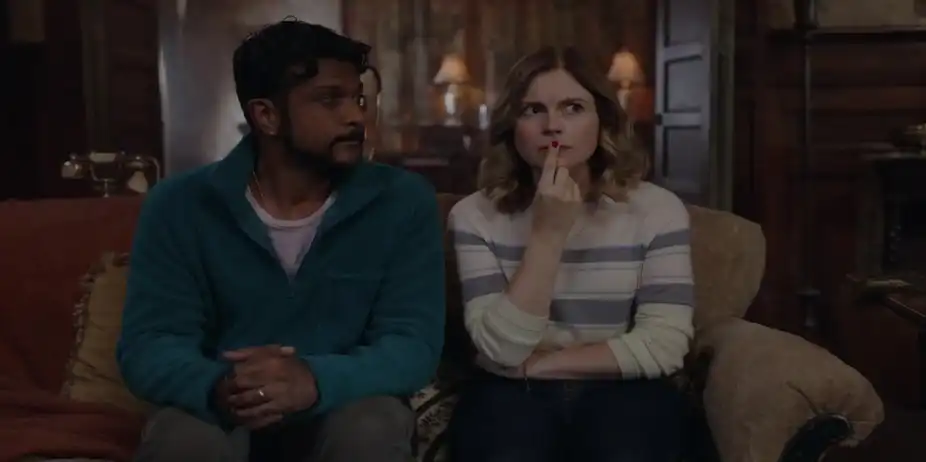 Ghosts S2 E7 - Sam-Jay receive an offer