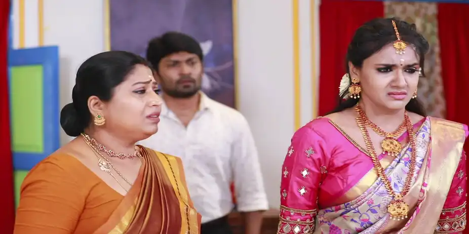 Sindhu Bhairavi S1 E67 - Gayathri Fumes Over Dowry Demand