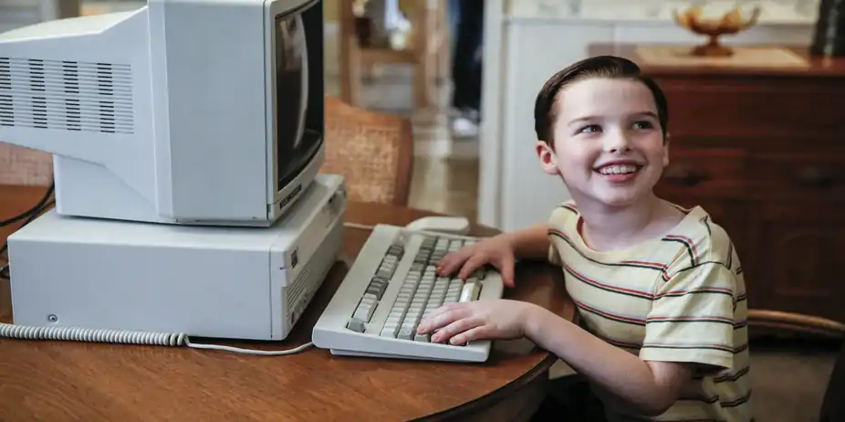 Young Sheldon S1 E12 - A Computer, a Plastic Pony and a Case of Beer