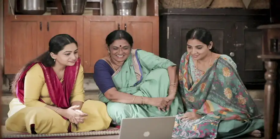 Azhagae Azhagu S1 E171 - Malar, Mathi Enjoy Lakshmi's Joy