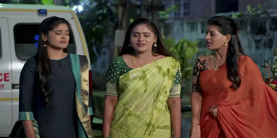 Illu Illalu Pillalu S1 E387 - Amulya Confides the Truth