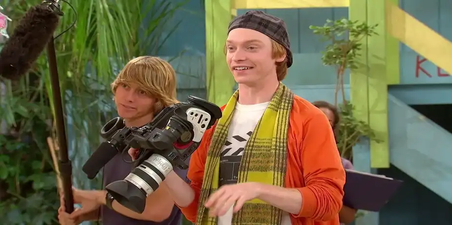 Austin & Ally S1 E15 - Filmmaking & Fear Breaking