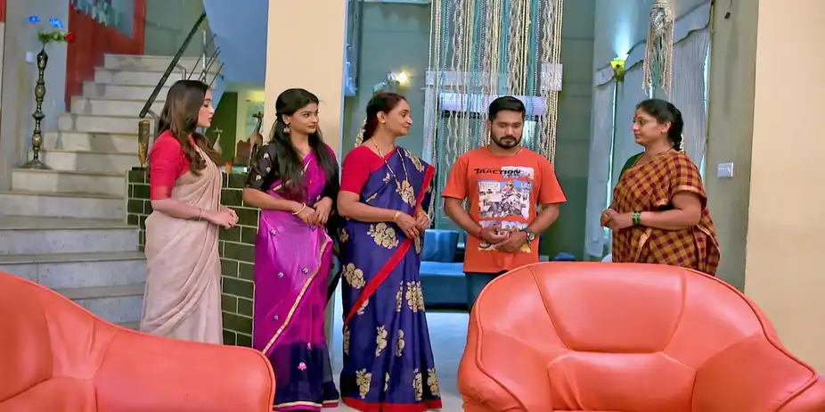 Sangharsha S1 E229 - Eshwari enters Indira's House