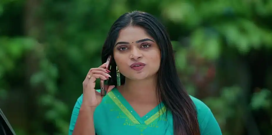Watch Janakiyudeyum Abhiyudeyum Veedu S1 E351 - Aparna Questions ...