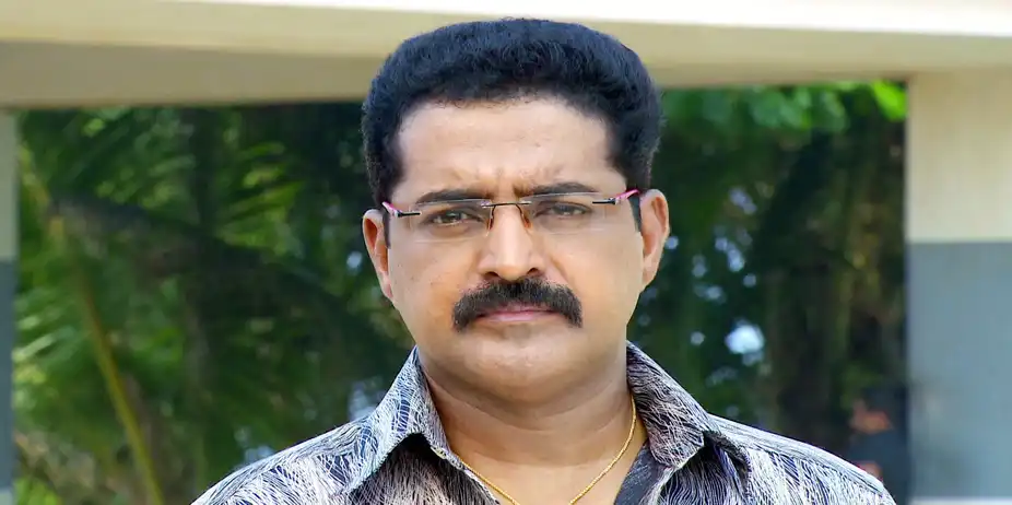 Karuthamuthu S21 E24 - Karthika Spots Balan