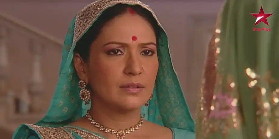 Yeh Rishta Kya Kehlata Hai S4 E1 - Gayathri scolds Akshara
