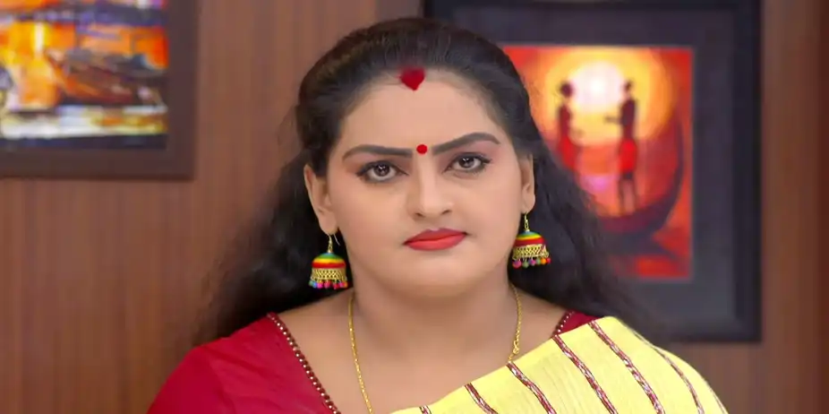 Vanambadi S6 E15 - Padmini Gets Furious!