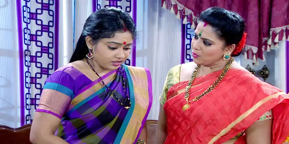 Chandanamazha S20 E50 - Urmila Asks Amrutha To Leave