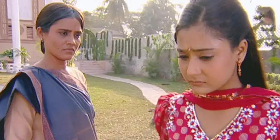 Sapna Babul Ka... Bidaai S1 E45 - Sadhana Gets a Strange Warning