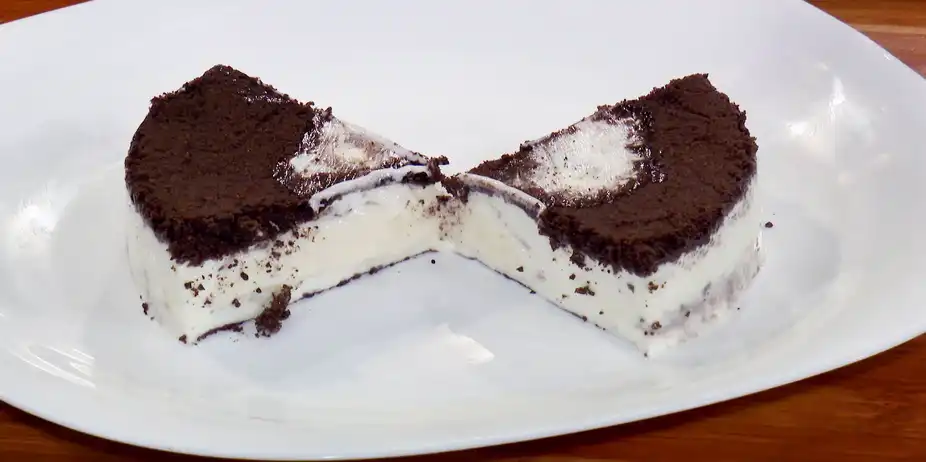 Taste Time S19 E15 - Niya's Cheese Biscuit Cake