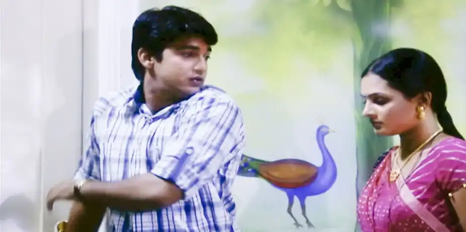 Hamari Deevrani S2 E34 - Mohan Hides From The Nanavatis