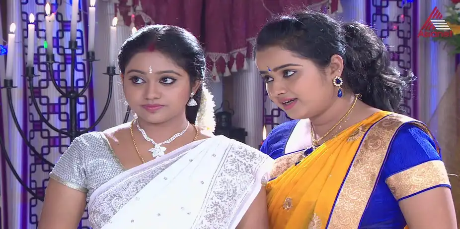 Chandanamazha S13 E21 - Sheetal vs Amrutha