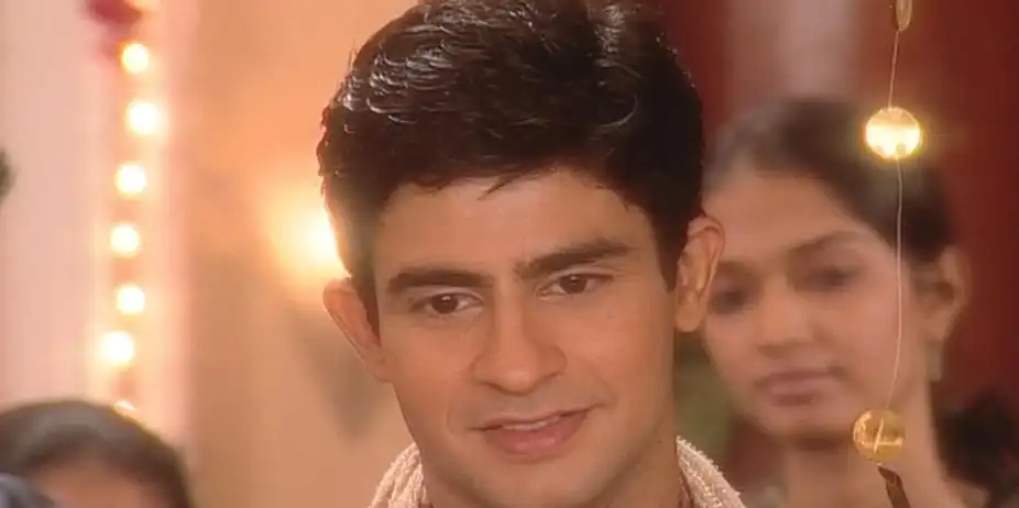 Kumkum - Ek Pyara Sa Bandhan S8 E64 - Sumit Gets Cosy With Vrinda!