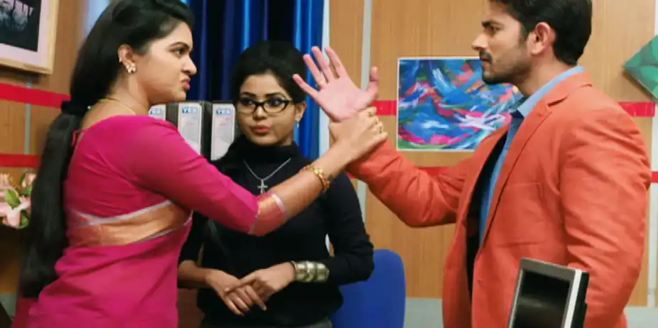 Geethanjali S2 E34 - Rahul Is Angry With Priya