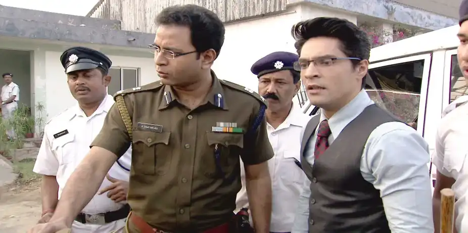 Bodhuboron S31 E6 - Satyaki Is Behind The Bars!