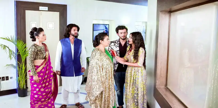Ishqbaaz S5 E10 - Pinki Blames Anika
