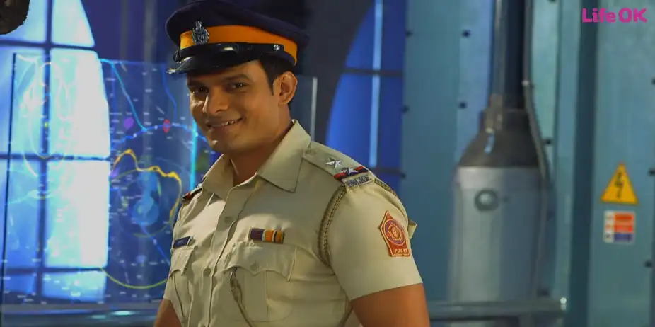 SuperCops Vs Super Villains S1 E28 - Monster bats in a cave