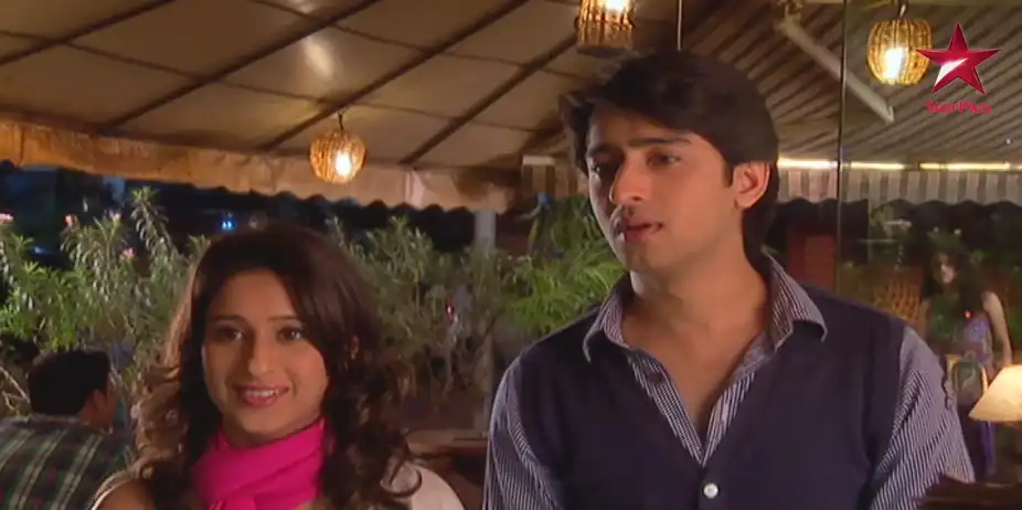 NAVYA - Naye Dhadkan Naye Sawaal S1 E5 - Anant, Sonia have a close shave