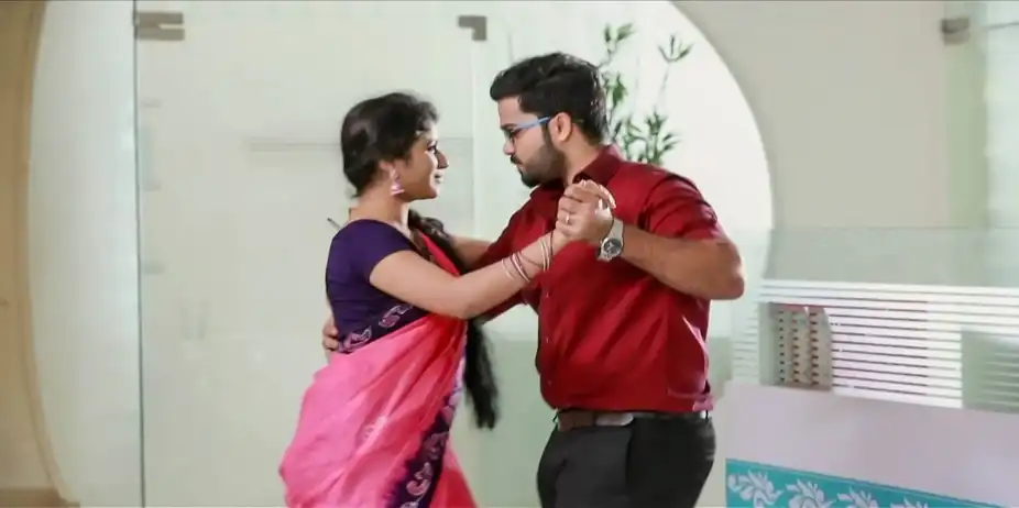 Raja Rani 2 S1 E132 - Karthik Dances with Sembaruthi!