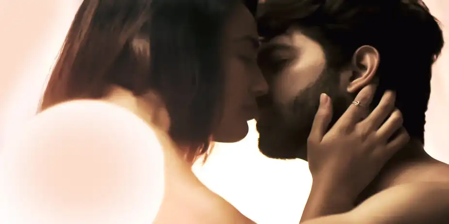 Tanhaiyan S1 E4 - Haider, Meera Make Love!