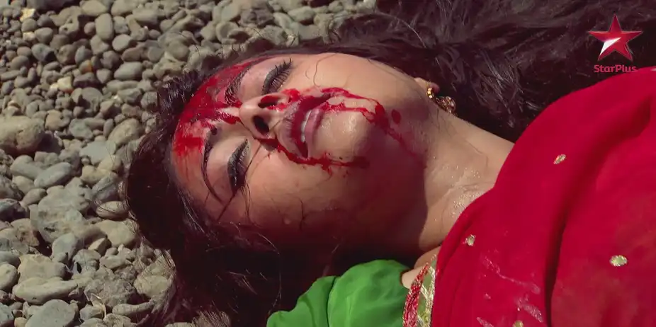 Saath Nibhaana Saathiya S28 E0 - Gopi bahu goes drowning!