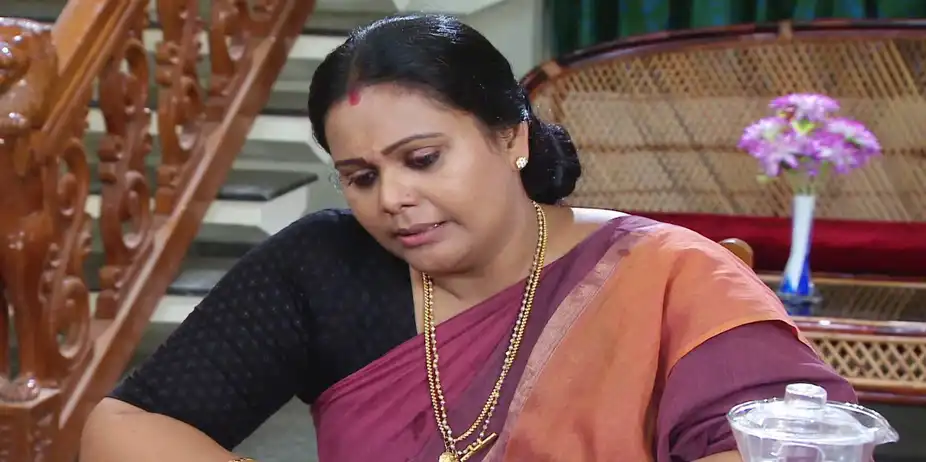Parasparam S27 E15 - Padmavathy Is Shattered!