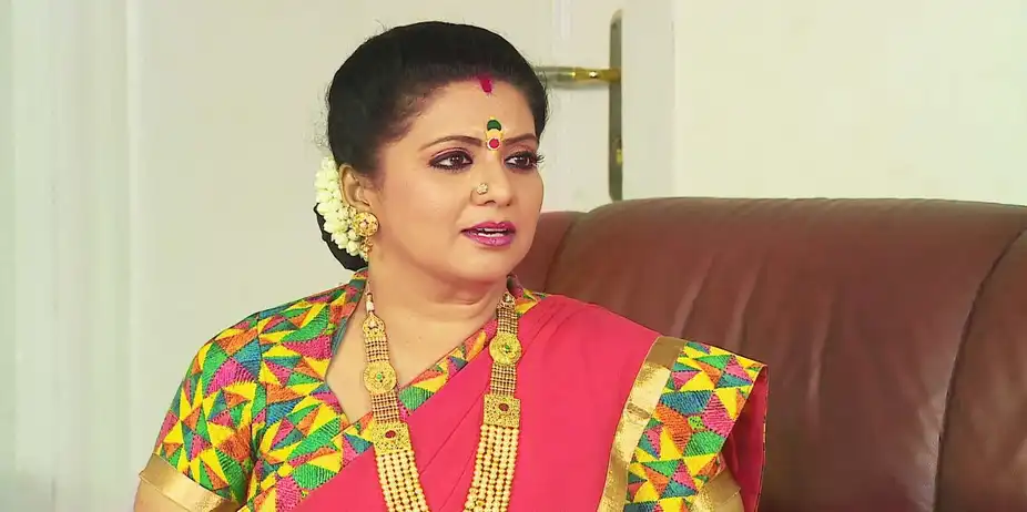 Deivam Thandha Veedu S21 E42 - Chitradevi Brings In Help