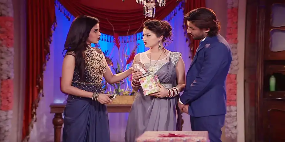 Kalash...Ek Vishwaas S10 E3 - A Deadly Gift For Ambika!