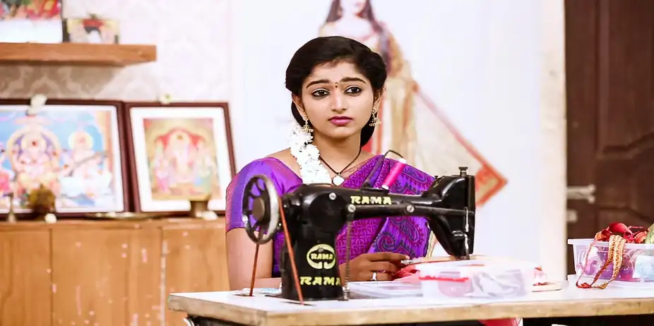 Lakshmi Kalyaanam S1 E9 - Lakshmi Competes At Designing