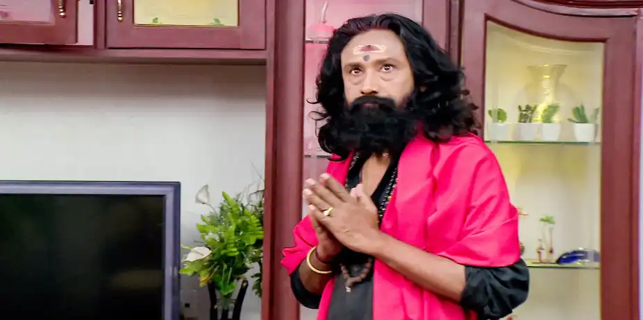 Bharya S6 E8 - Narendran Hires An Exorcist