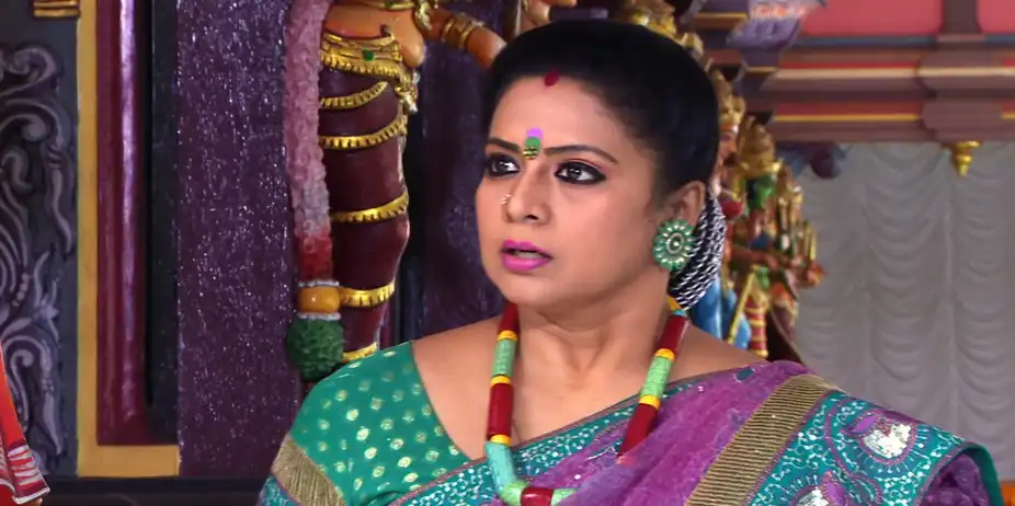 Chandanamazha S23 E28 - Is Urmila in Trouble?