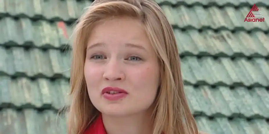 Chandanamazha S7 E22 - Amrita is spotted by Catherine