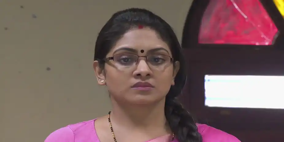 Parasparam S33 E59 - Deepthi Will Fight for Herself!