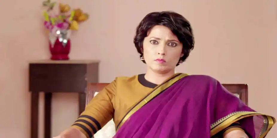 Dahleez S2 E52 - Hurt Suhasini Confronts Manohar