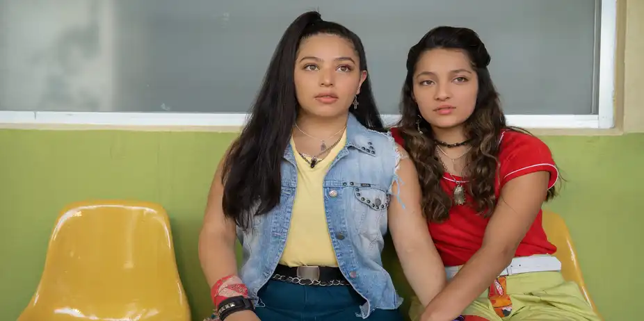 Acapulco S2 E9 - The Power of Love