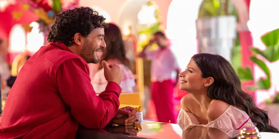 Acapulco S1 E4 - Crazy Little Thing Called Love