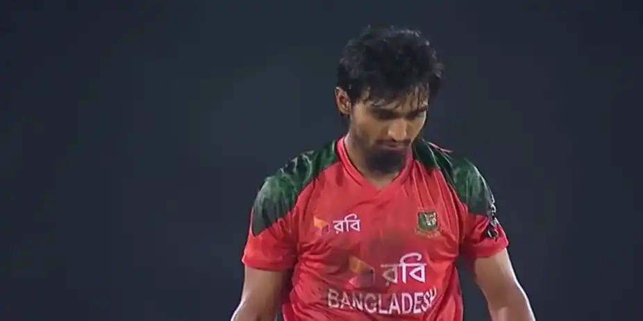 Faheem Ashraf's 51 off 32 | 2nd T20I